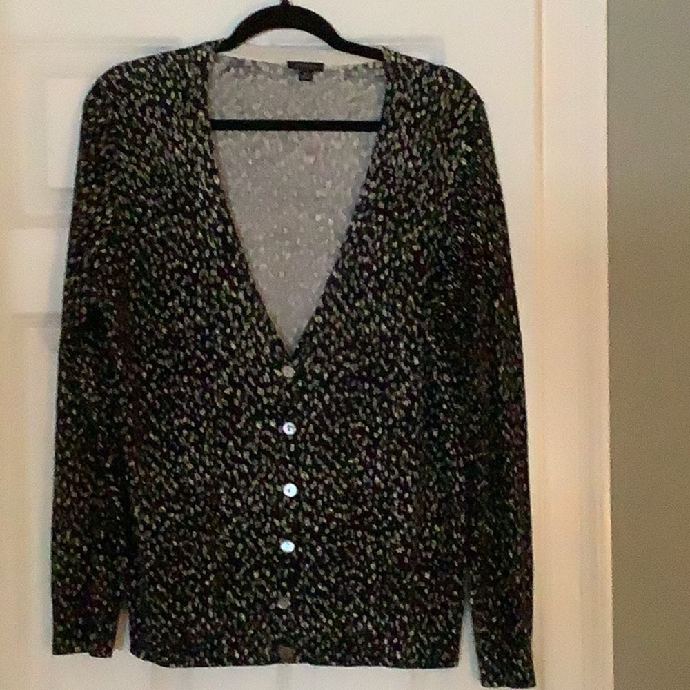 Light weight v neck line button up cardigan